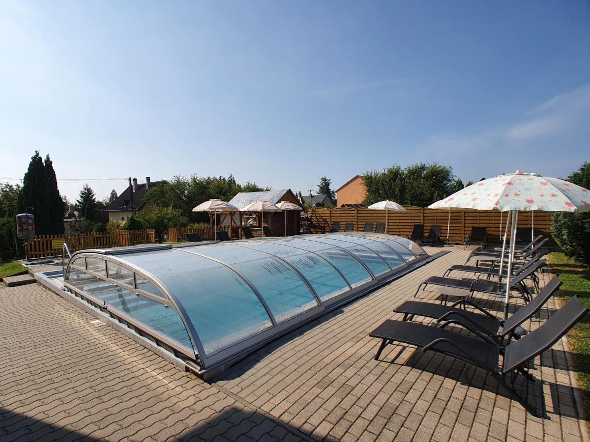 Krisztian Apartmanhaz Vonyarcvashegy Exterior photo