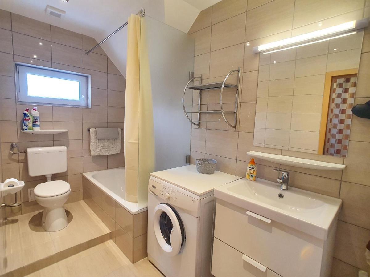 Krisztian Apartmanhaz Vonyarcvashegy Exterior photo