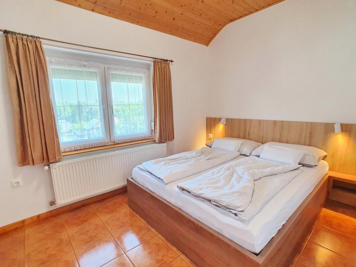 Krisztian Apartmanhaz Vonyarcvashegy Exterior photo
