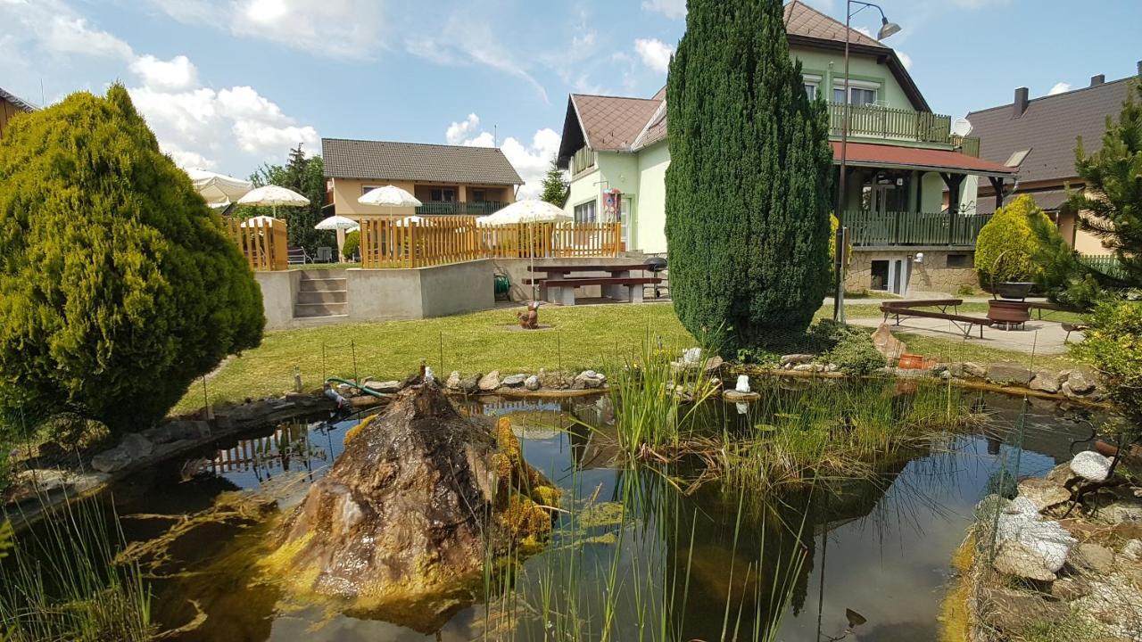 Krisztian Apartmanhaz Vonyarcvashegy Exterior photo